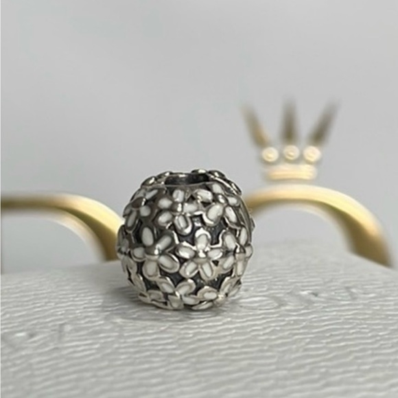 Pandora Daisy White Enamel Clip Charm